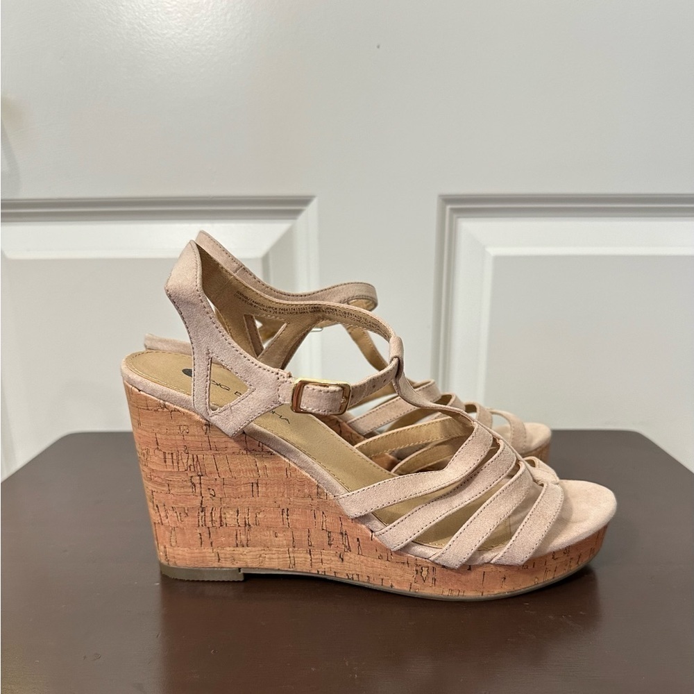 Big Buddha Wedge Strappy Heels Sandals Size 9